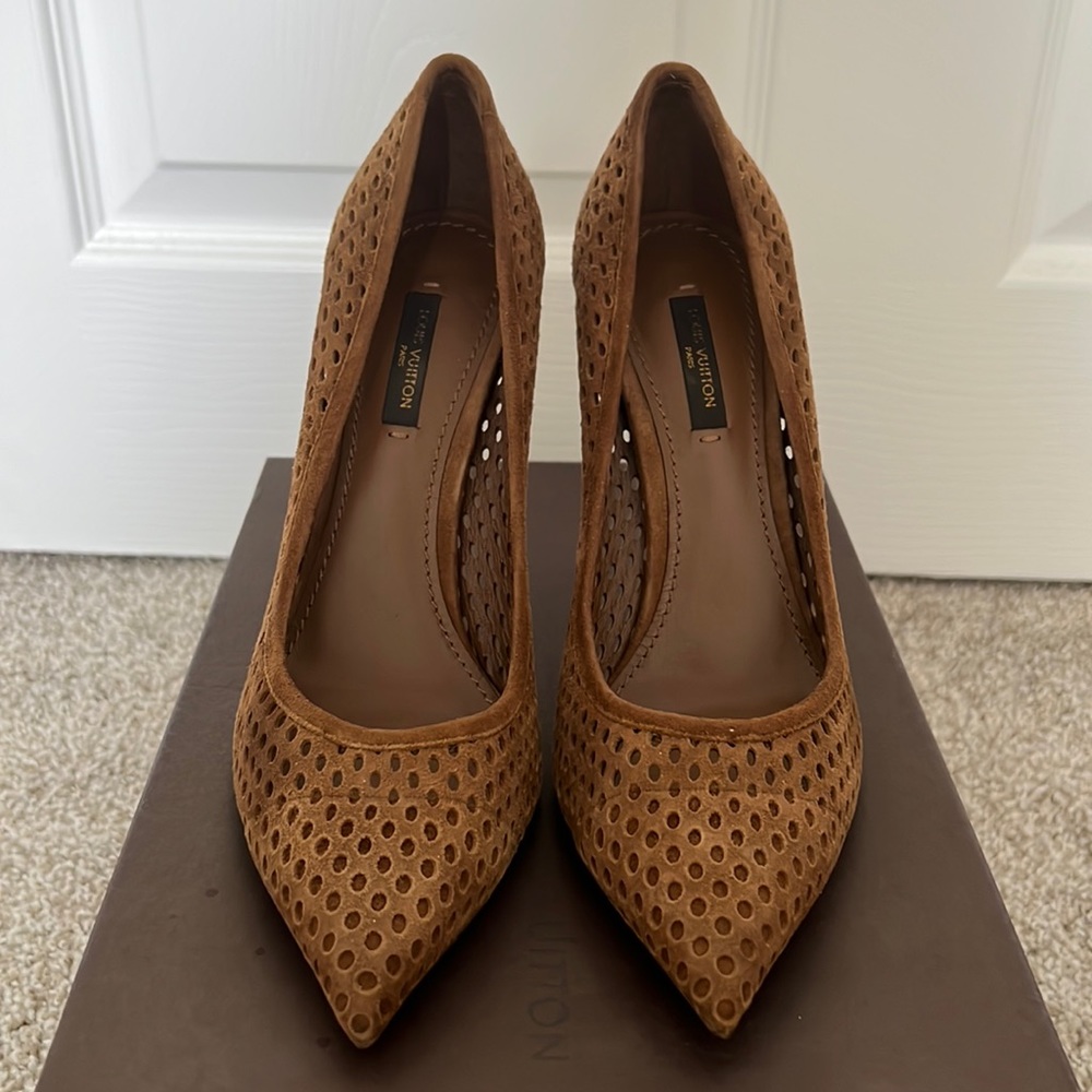 Louis Vuitton eyeliner pump